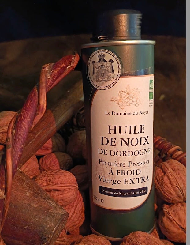 Bouteille d'huile de noix bio du Domaine du Noyer